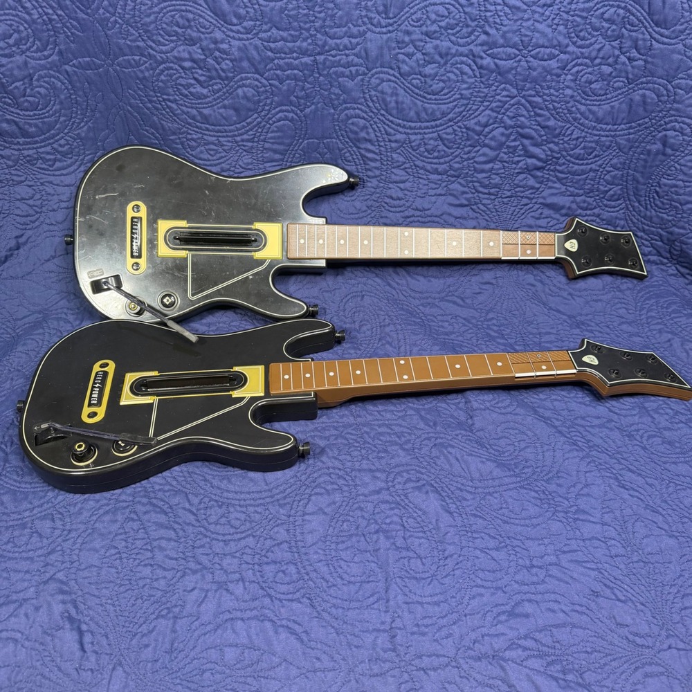 2 Activision Guitar Hero Live Wireless Guitar Controllers 0700 Black Gold